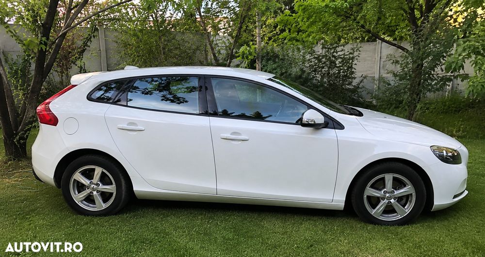 Volvo V40 D2 Momentum - 3