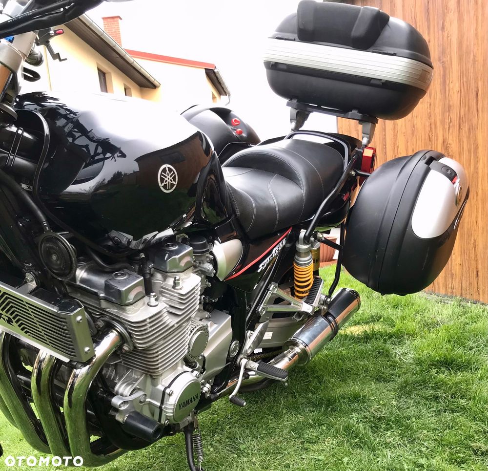 Yamaha XJR - 9