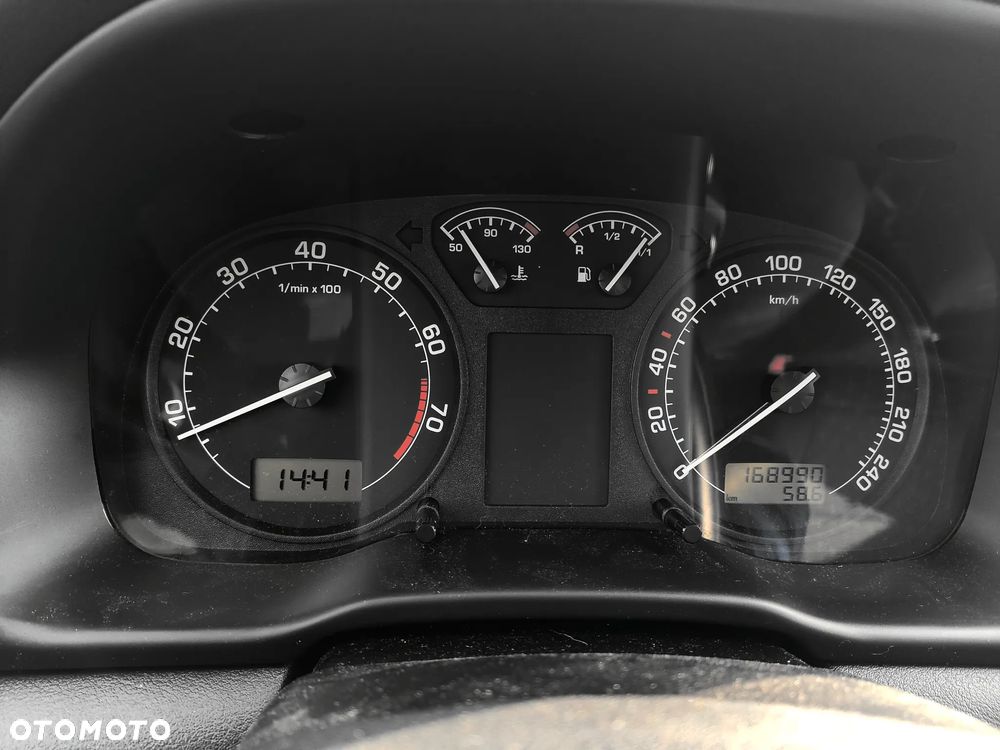 Skoda Octavia 1.6 Tour - 10