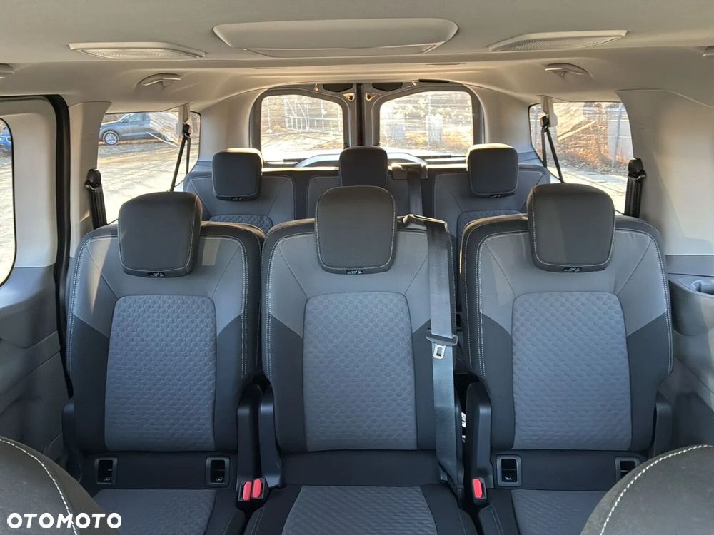 Volkswagen Caravelle - 17