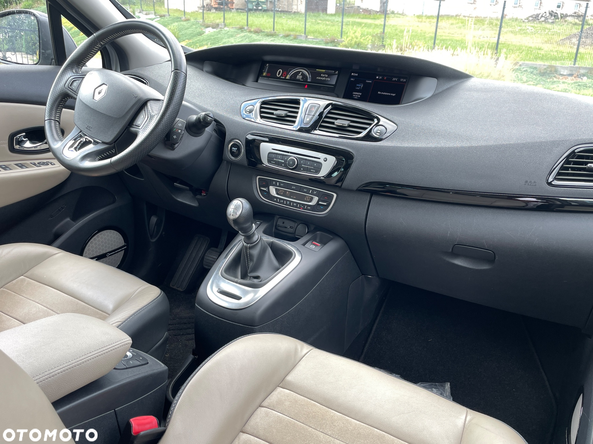 Renault Grand Scenic ENERGY TCe 130 S&S Bose Edition - 16
