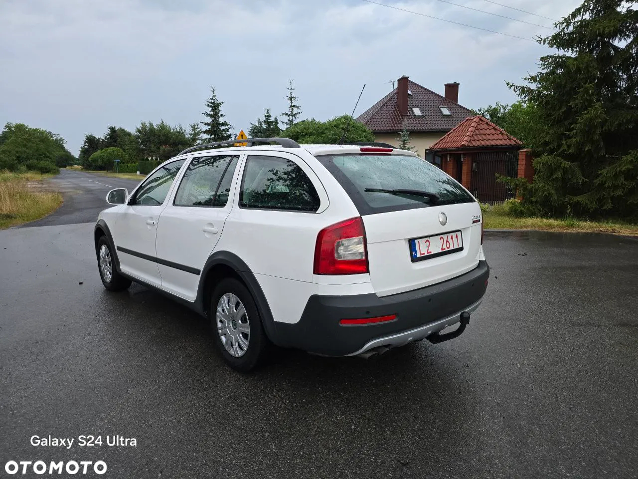Skoda Octavia Combi 2.0 TDI DPF 4x4 Scout - 3