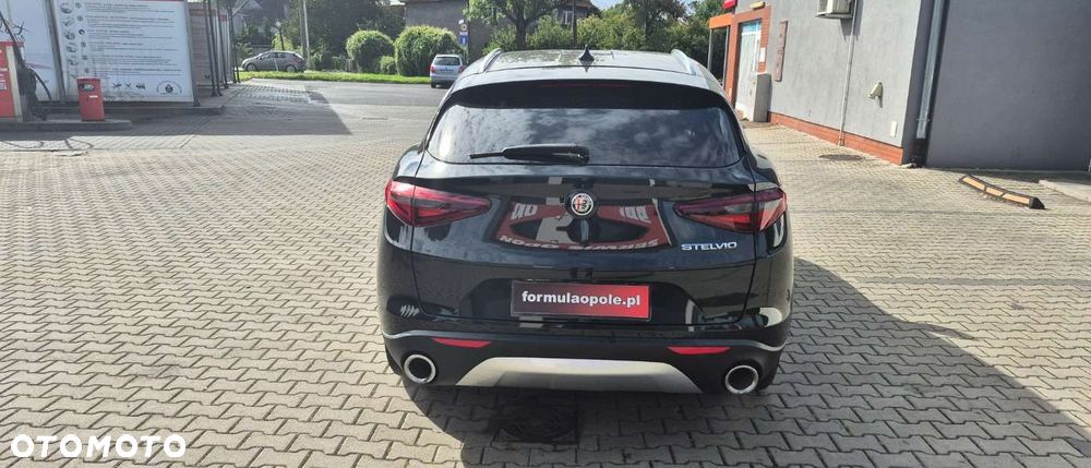 Alfa Romeo Stelvio - 7