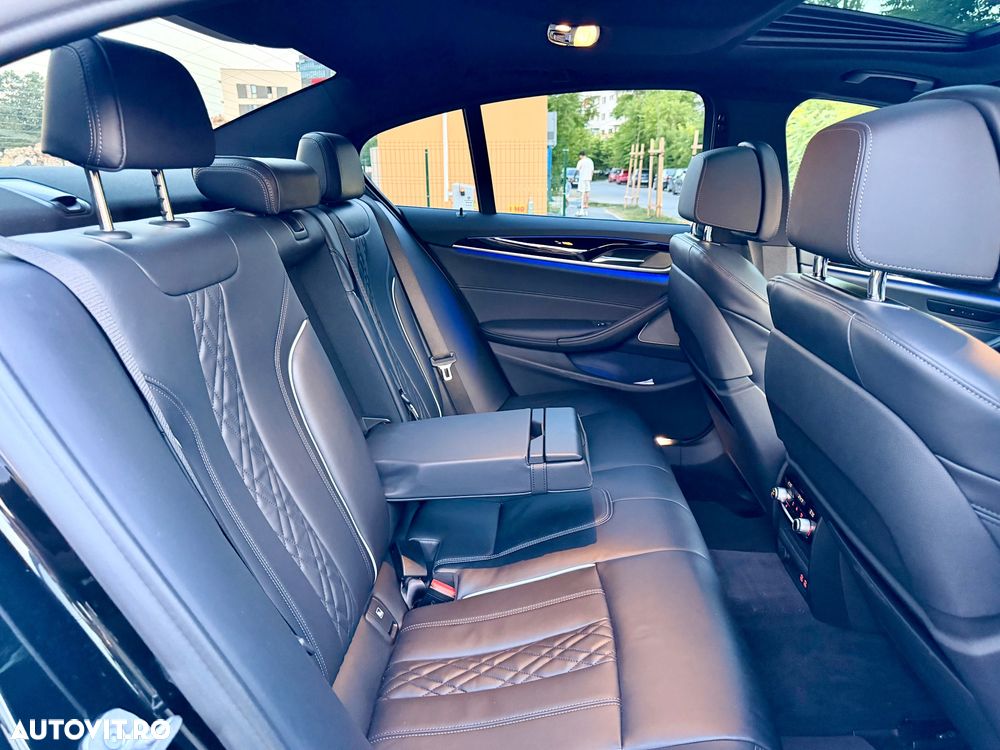 BMW M5 M550i xDrive AT - 28
