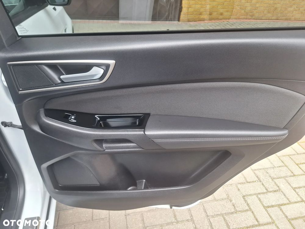 Ford S-Max - 32