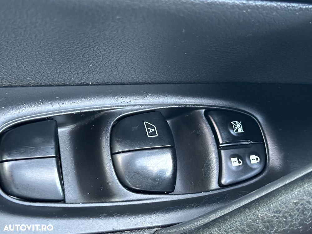 Nissan Qashqai 1.6 DIG-T N-Connecta - 14