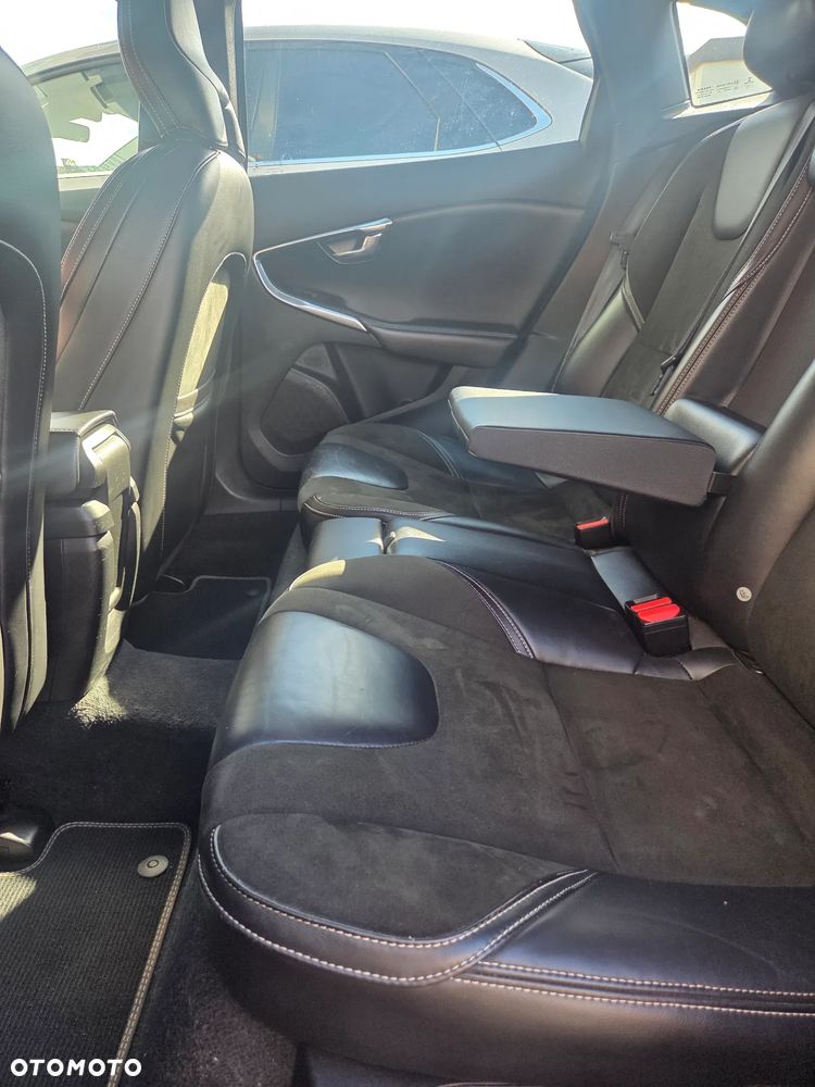 Volvo V40 D2 Drive-E R-Design Kinetic - 11