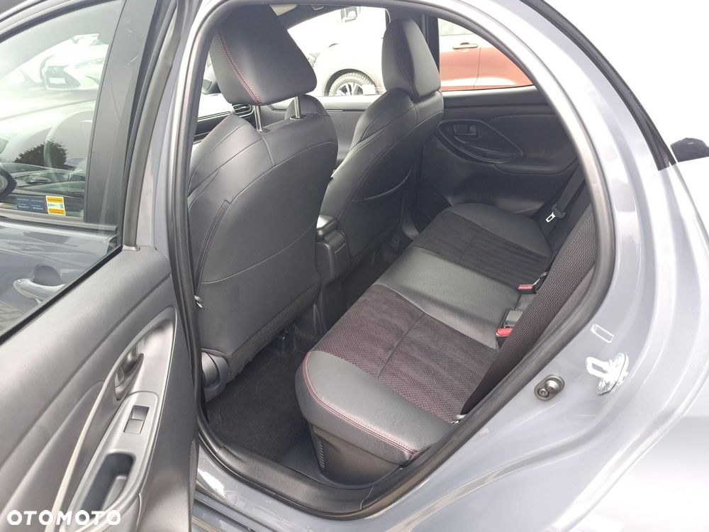 Toyota Yaris Hybrid 1.5 GR Sport - 22