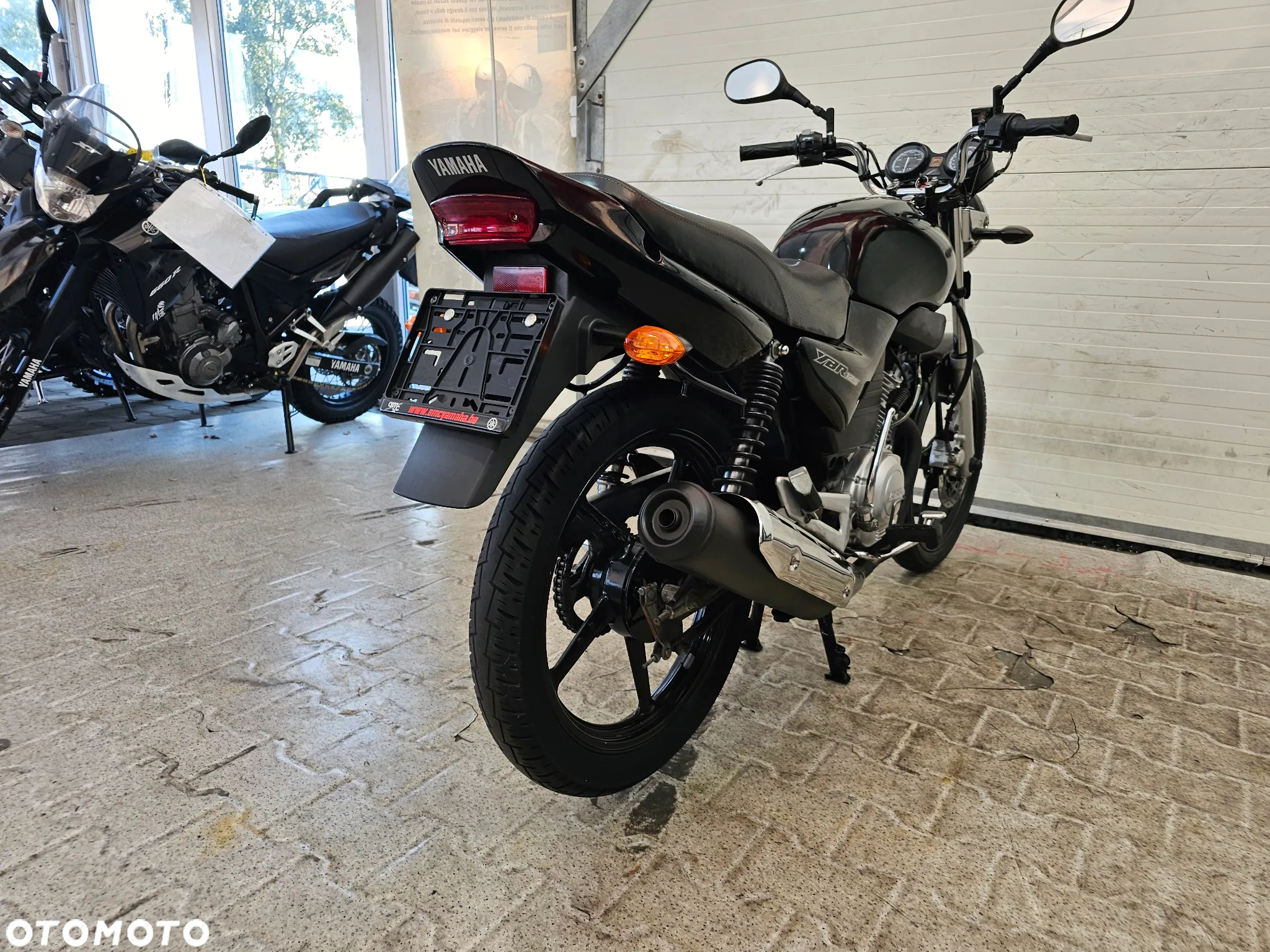 Yamaha YBR - 27