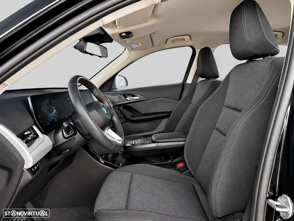 BMW iX2 eDrive20 - 14