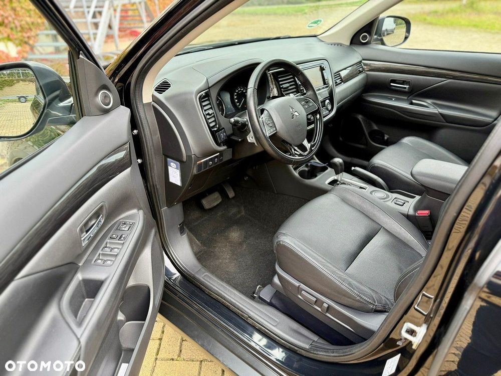 Mitsubishi Outlander - 5