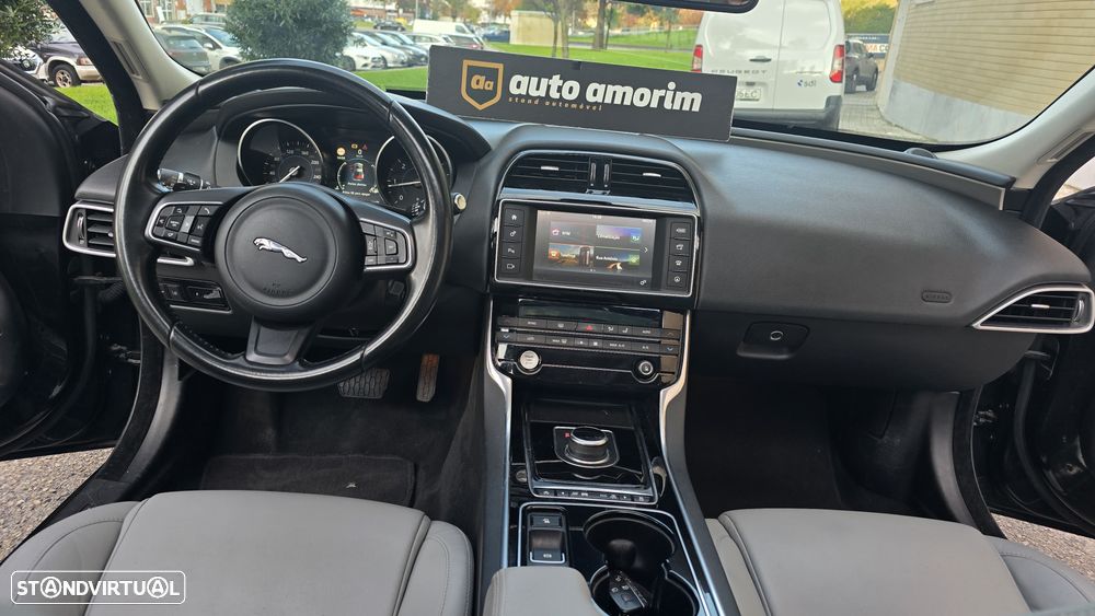 Jaguar XE 20d Aut. Prestige - 18