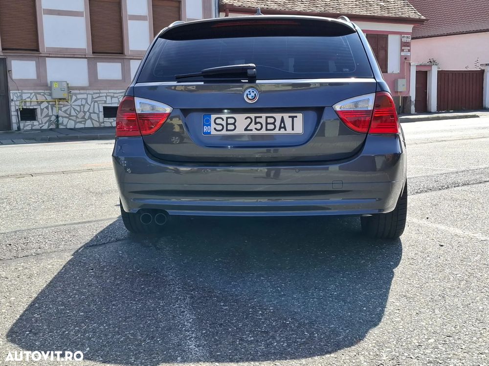 BMW Seria 3 318d DPF Touring - 14