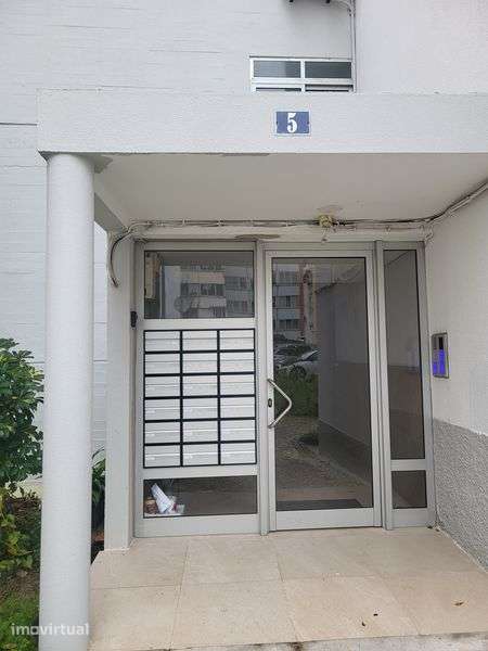 Apartamento T3 Campolide - Grande imagem: 2/8