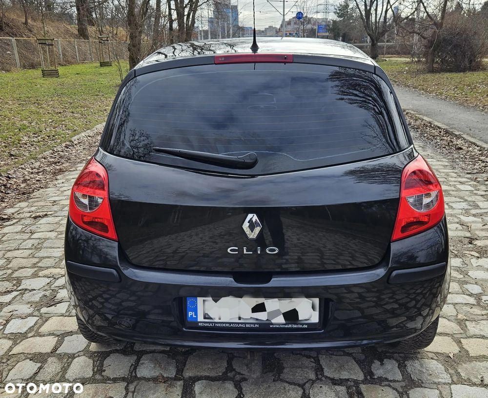 Renault Clio 1.2 16V Emotion - 6