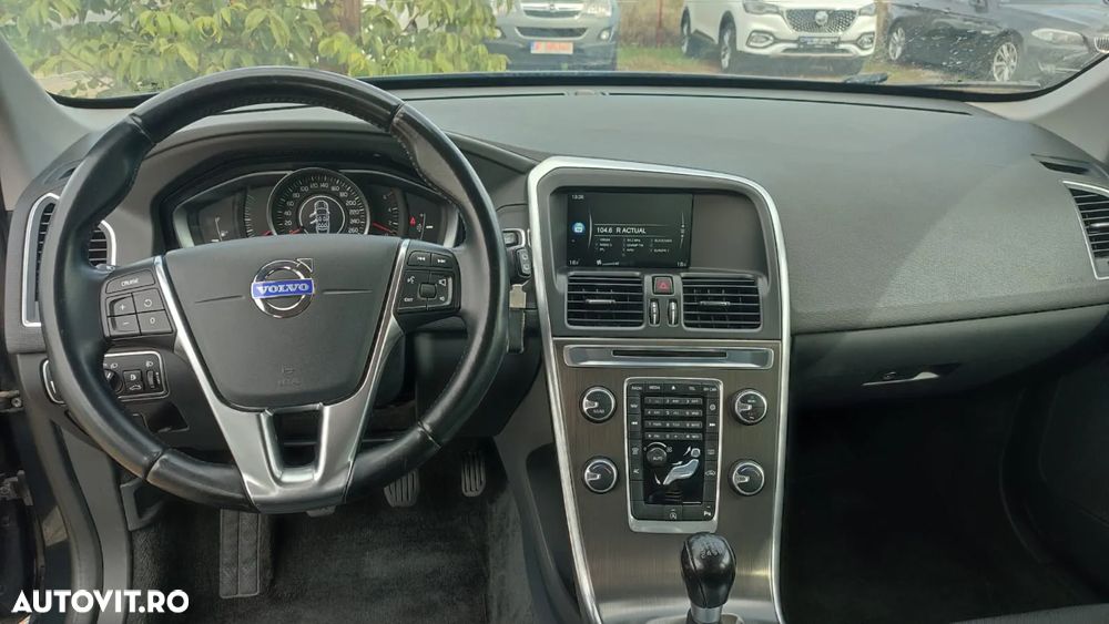 Volvo XC 60 D3 Momentum - 4