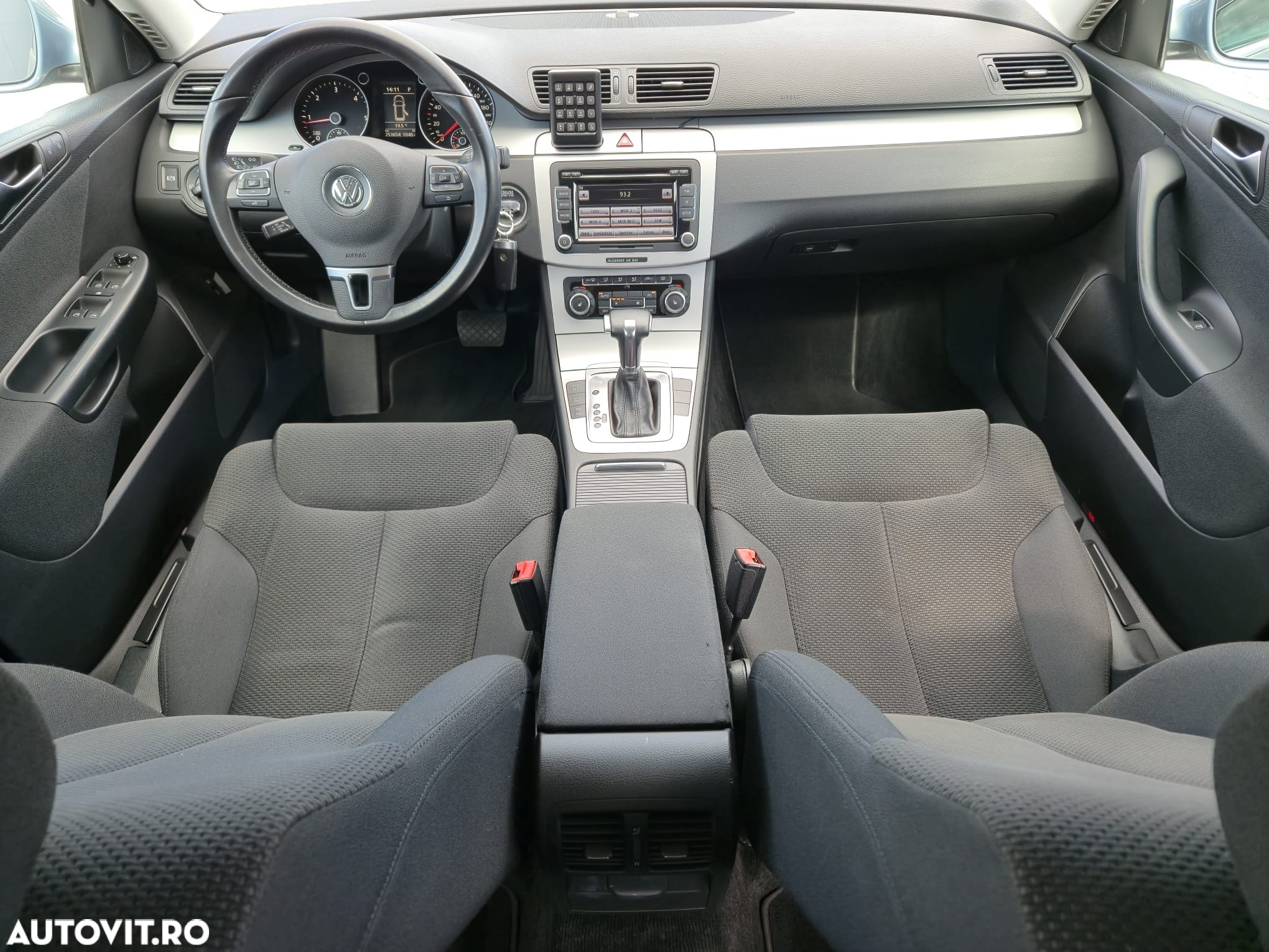 Volkswagen Passat Variant 2.0 TDI Blue TDI DSG Comfortline - 21