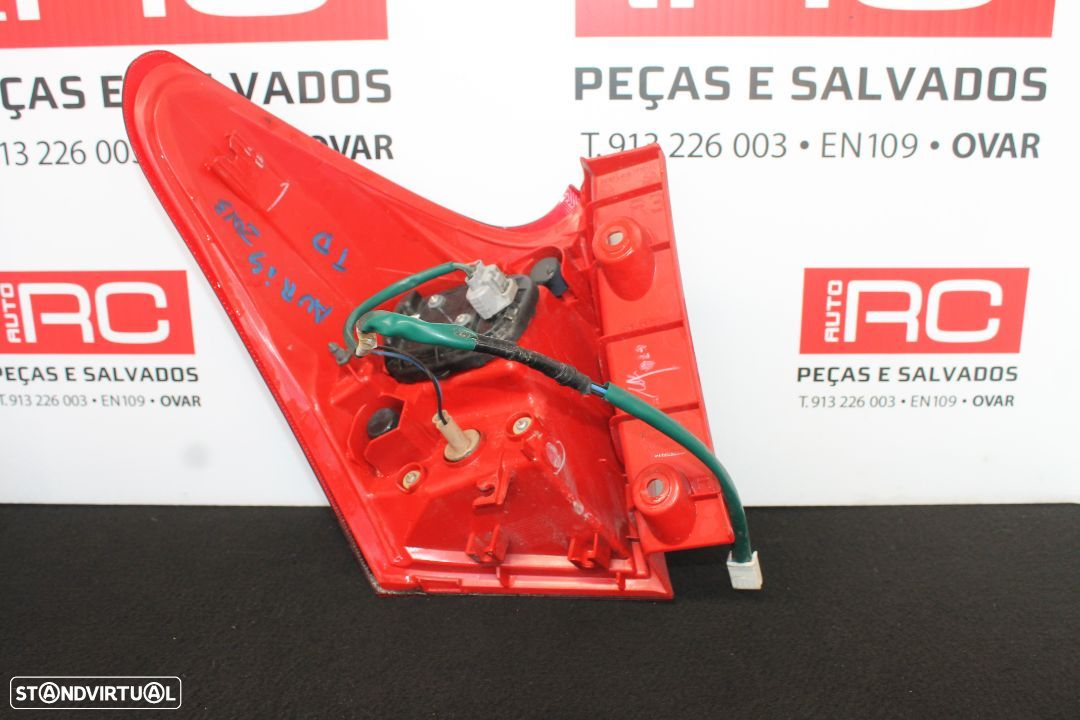 Farolim Toyota Auris de 2013 - 2