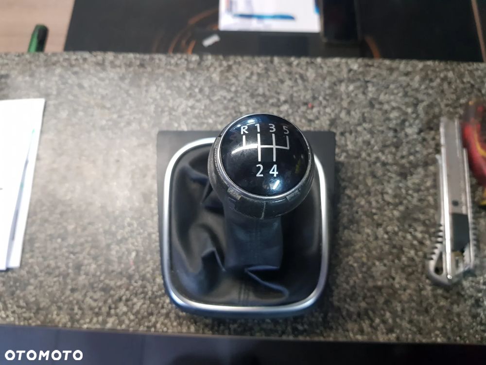 GAŁKA MIESZEK ZMIANY BIEGÓW VW GOLF 5 6 1K0 5K0 5 BIEGÓW WYSYŁKA !!! - 2