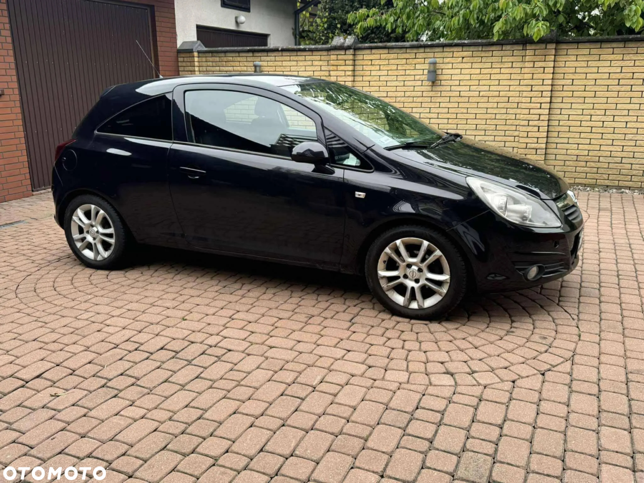 Opel Corsa 1.2 16V Cosmo - 2