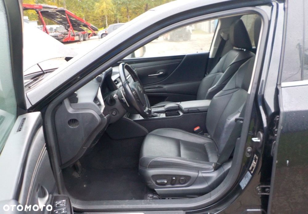 Lexus ES - 24