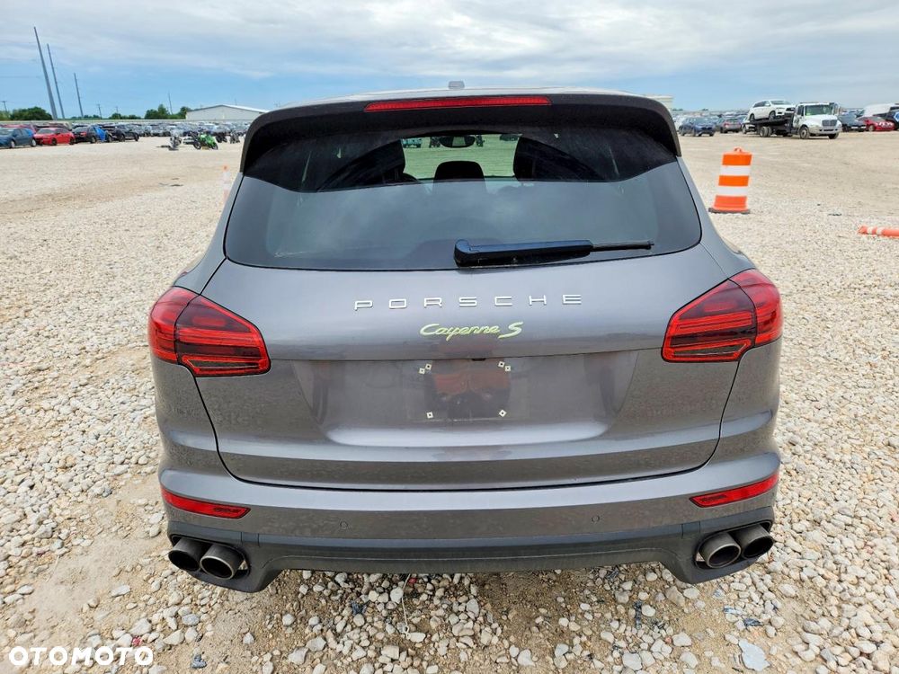 Porsche Cayenne - 5