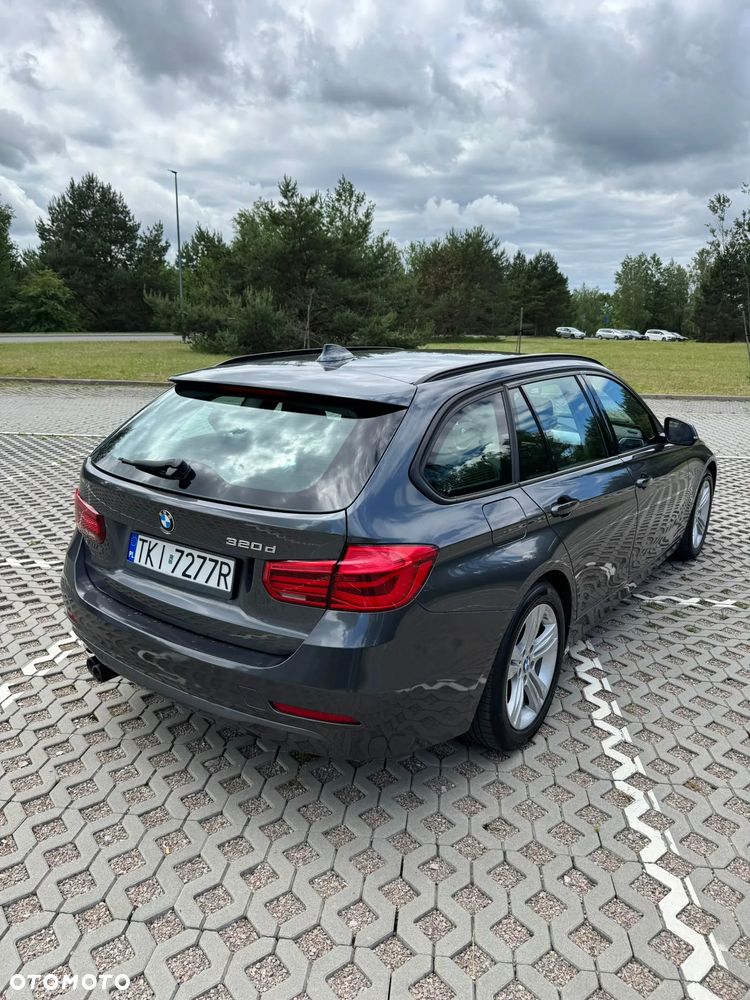 BMW Seria 3 320d Sport Line - 9