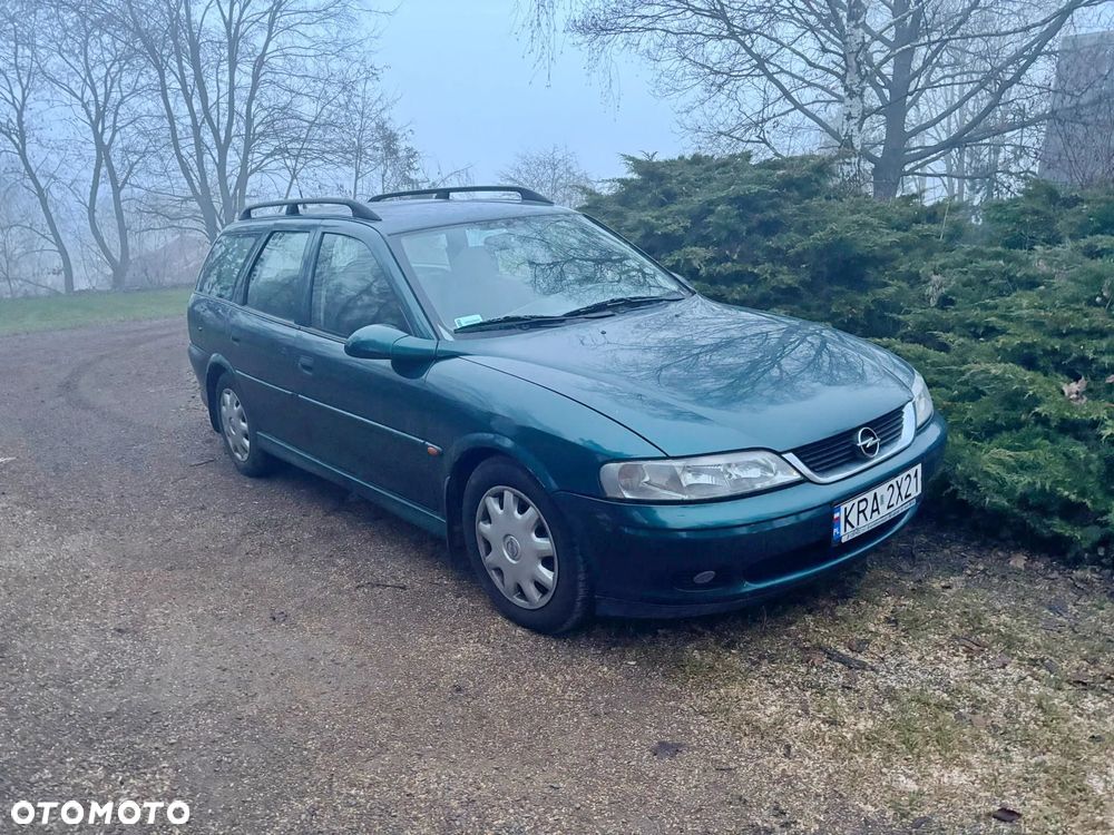 Opel Vectra 1.6 Base - 1