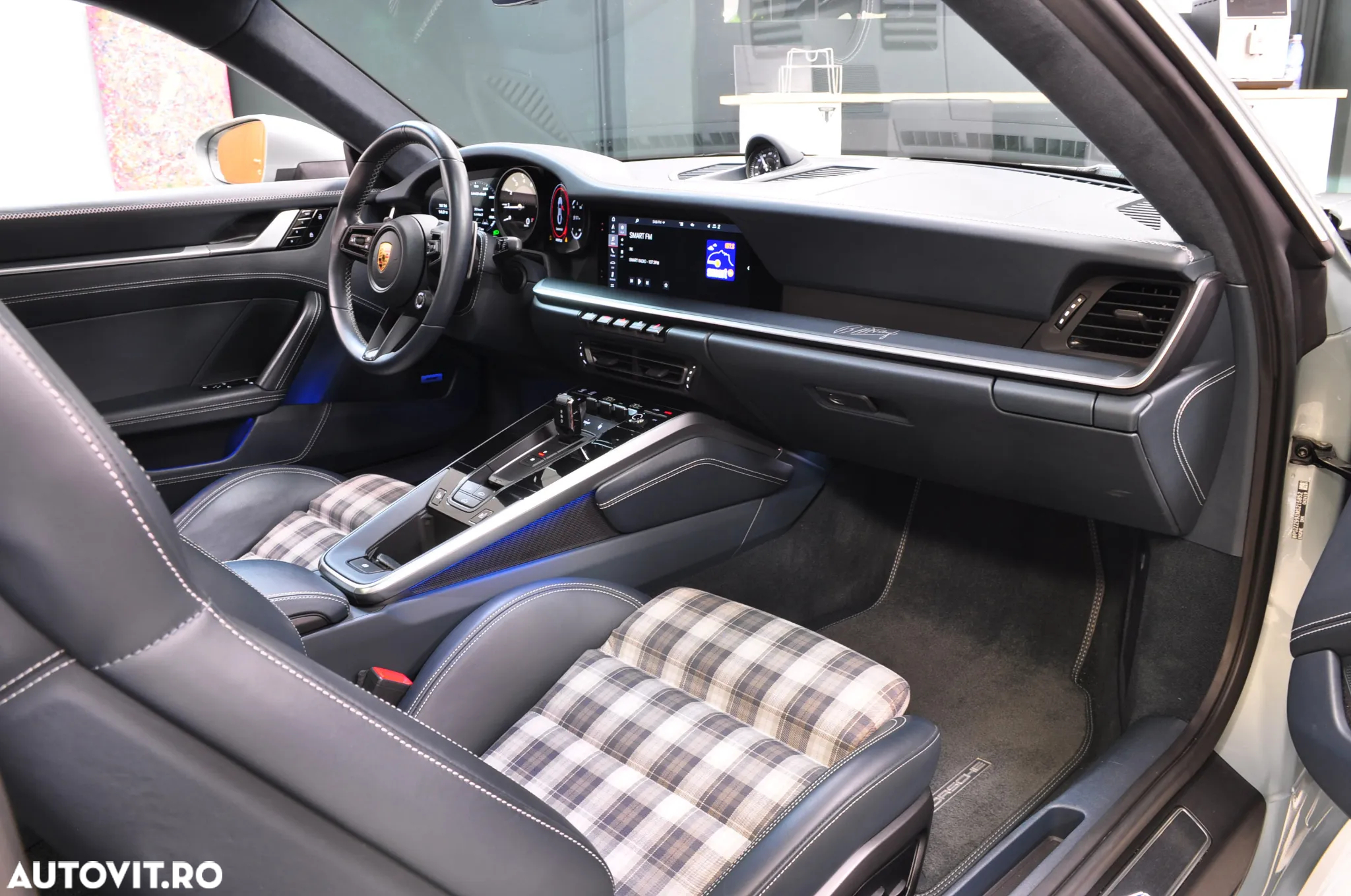 Porsche 911 Carrera 4S - 22