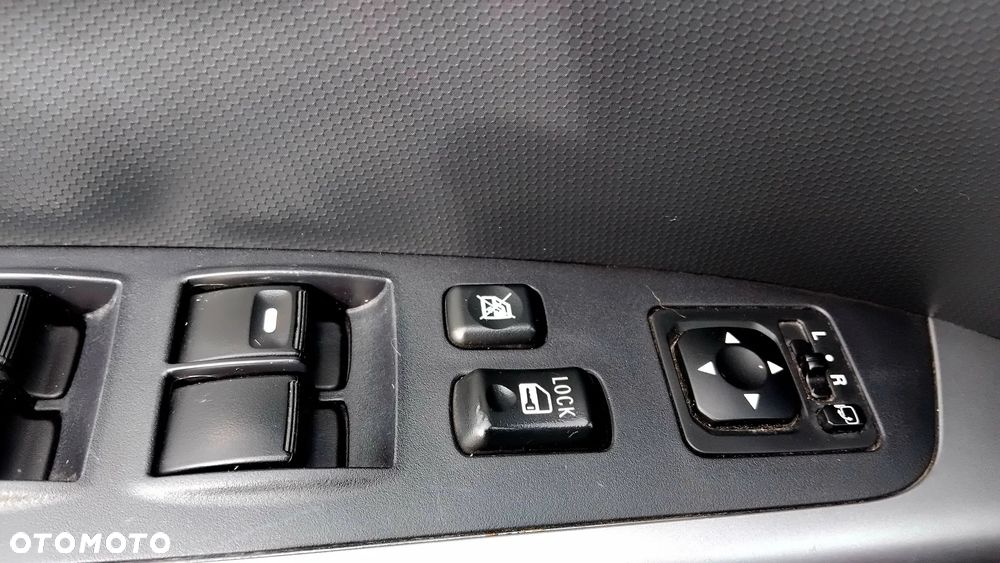 Mitsubishi Outlander 2.0 Invite 2WD - 11