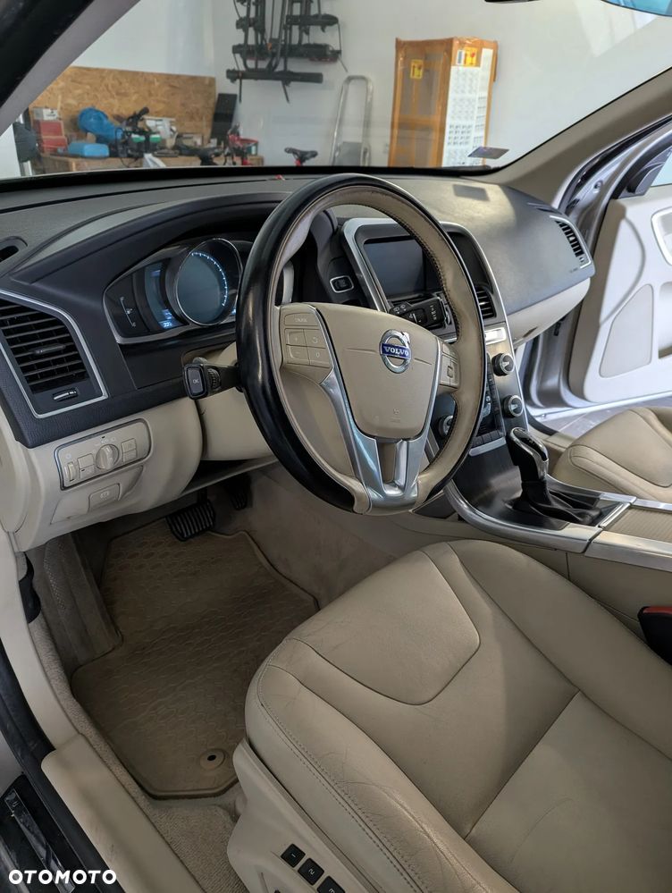 Volvo XC 60 - 6