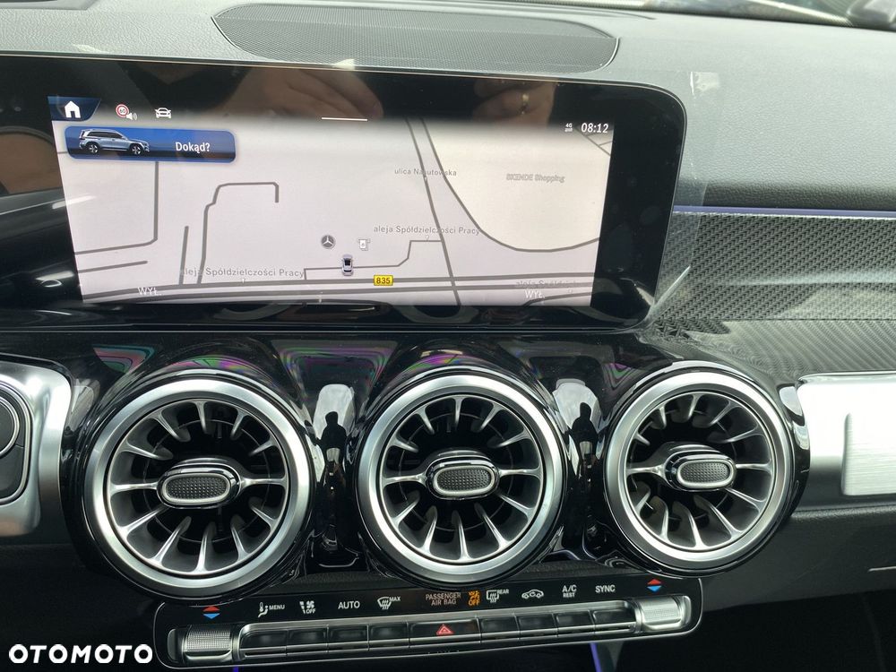 Mercedes-Benz GLB - 16