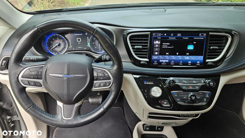 Chrysler Pacifica - 34