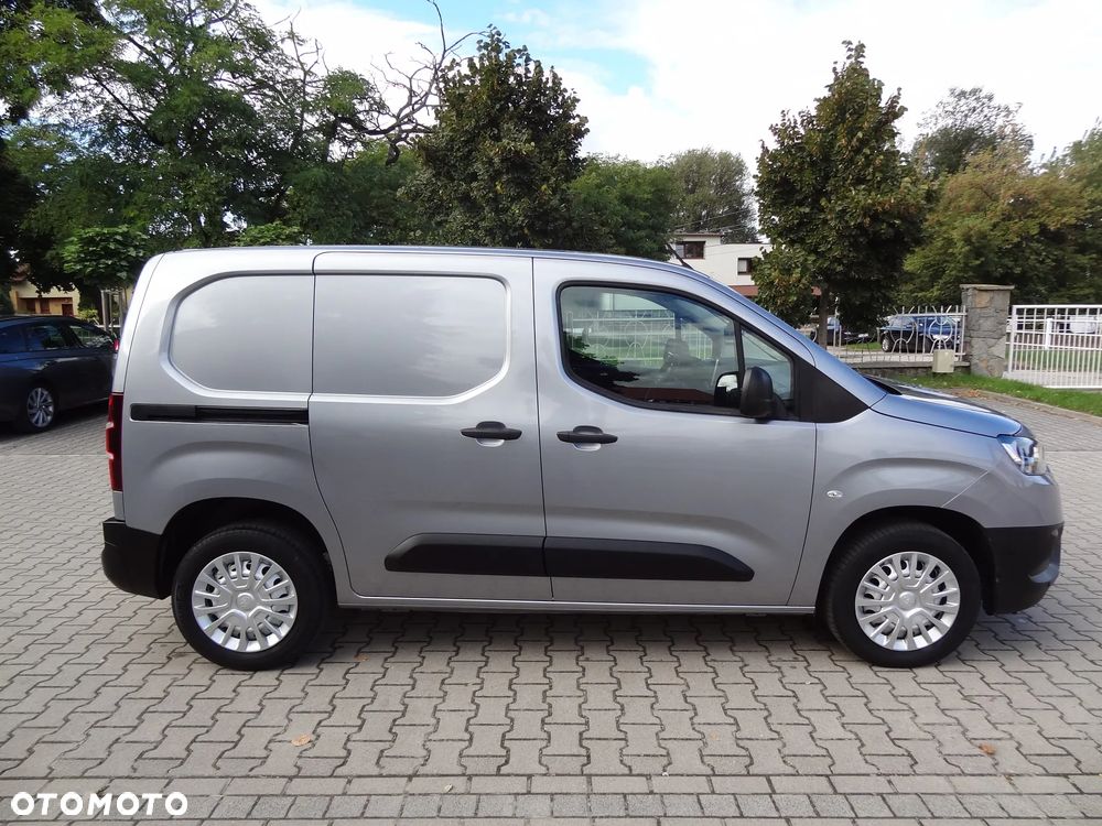 Toyota Proace City 3 osobowy - 8