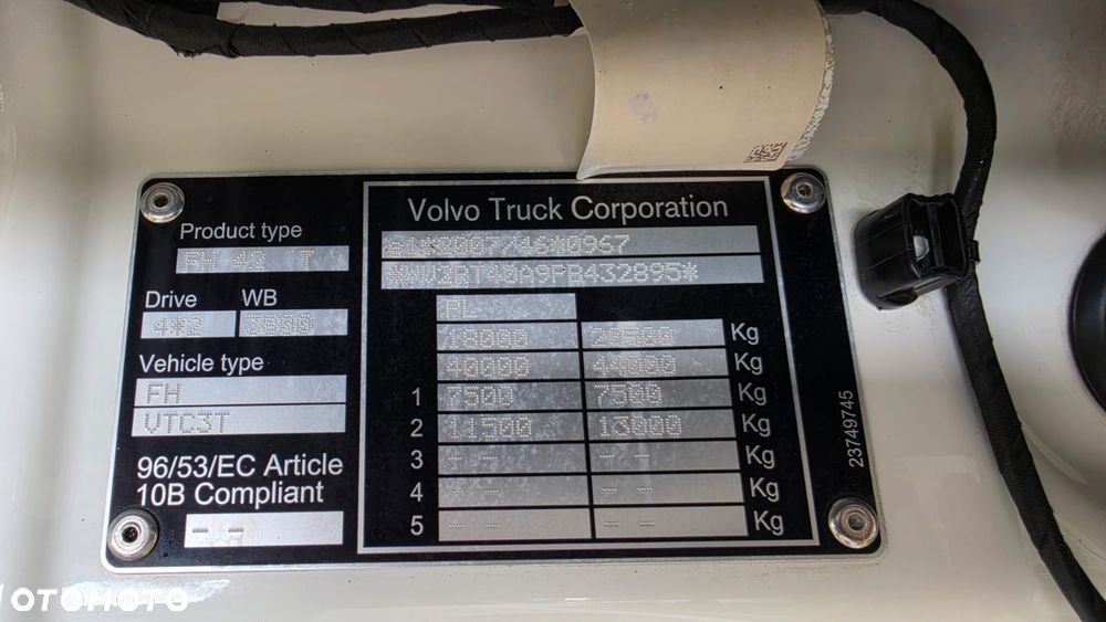 Volvo ///FH///500///2023/// GLOBETROTTER///XXL///FULLLED/// VIRTUAL COCPIT///KLIMATYZACJA POSTOJOWA///ALUFELGI///RADARY/// KAMERA///WYŚWIETLACZ OBCIĄŻENIA/// ZABUDOWY MIĘDZYOSIOWE/// STAN BARDZO DOBRY - 40