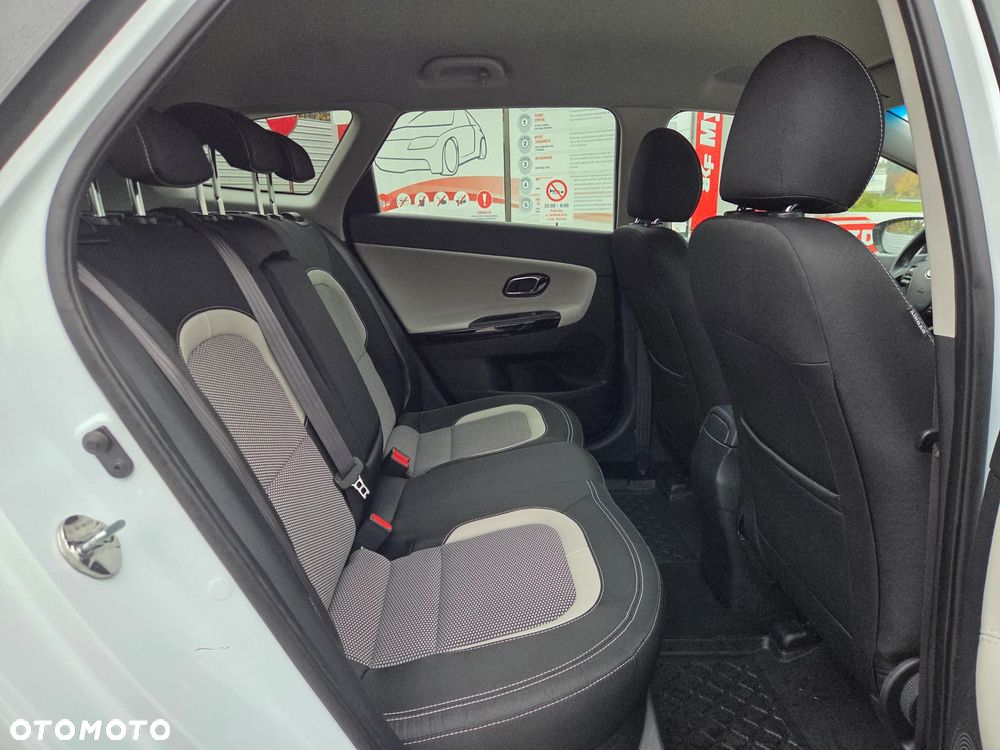 Kia Ceed 1.6 GDI ISG Dream-Team Edition - 9