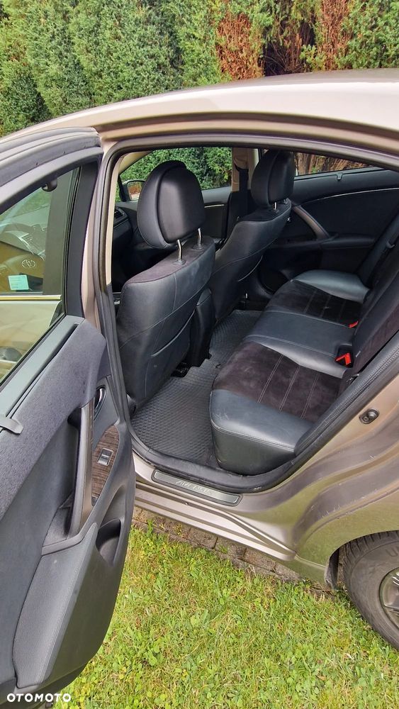 Toyota Avensis 1.8 Premium - 6