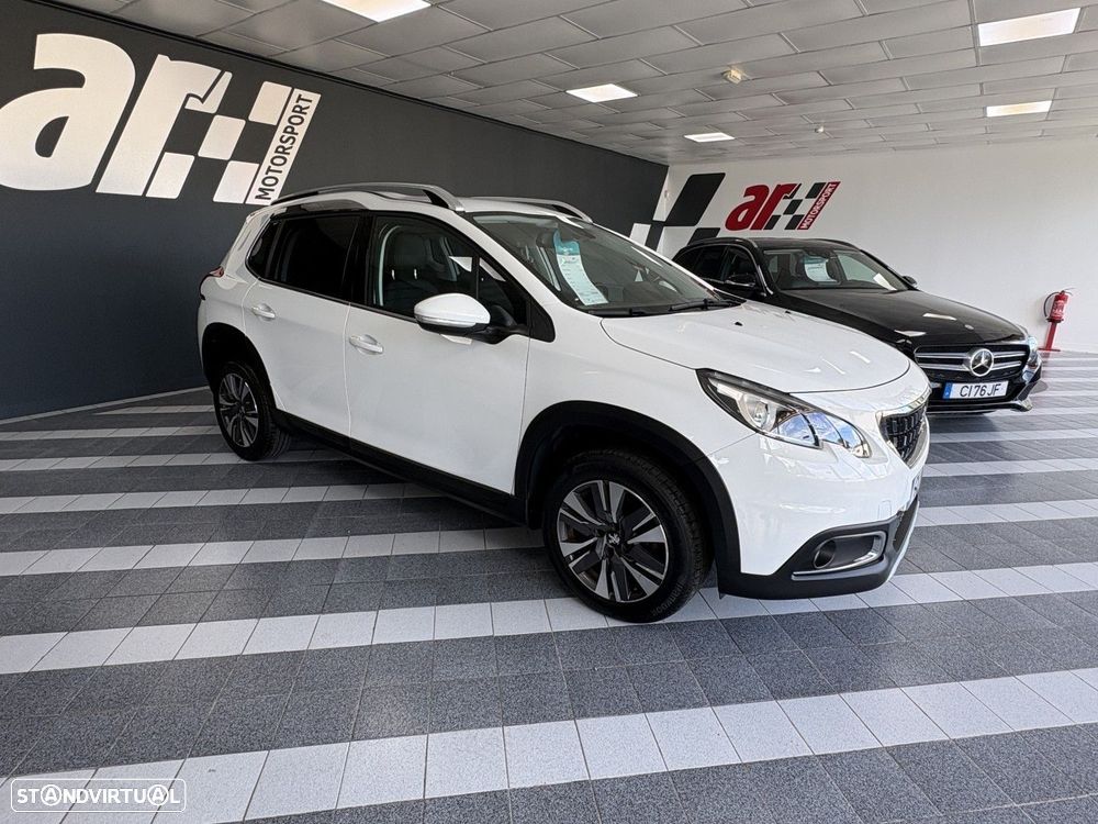Peugeot 2008 1.2 PureTech Allure - 3