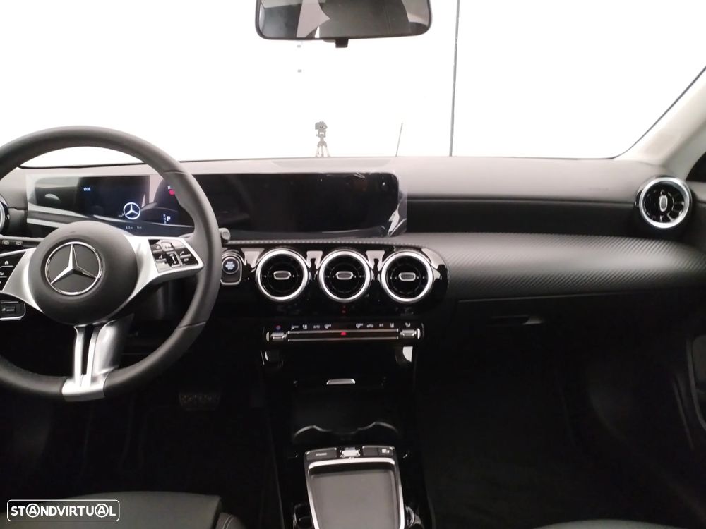 Mercedes-Benz CLA 250 e Shooting Brake Style Plus - 18