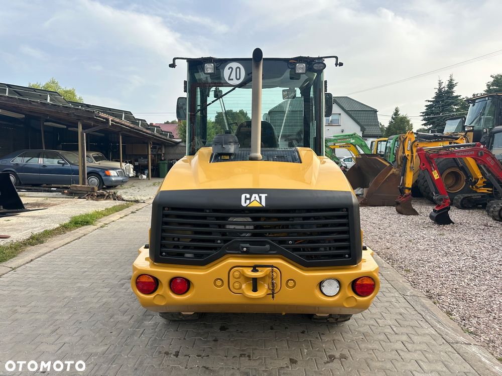 Caterpillar 906M - 4