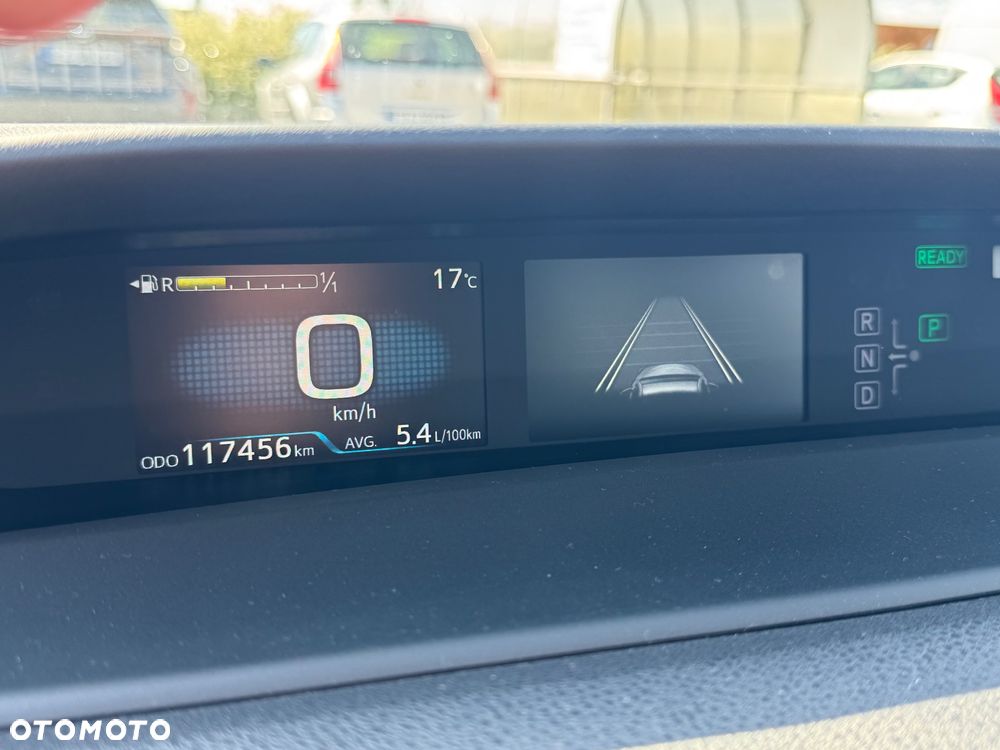 Toyota Prius Hybrid - 12