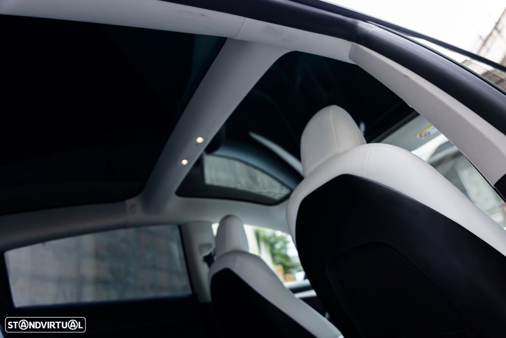 Tesla Model 3 Long Range AWD Dual Motor Performance - 12