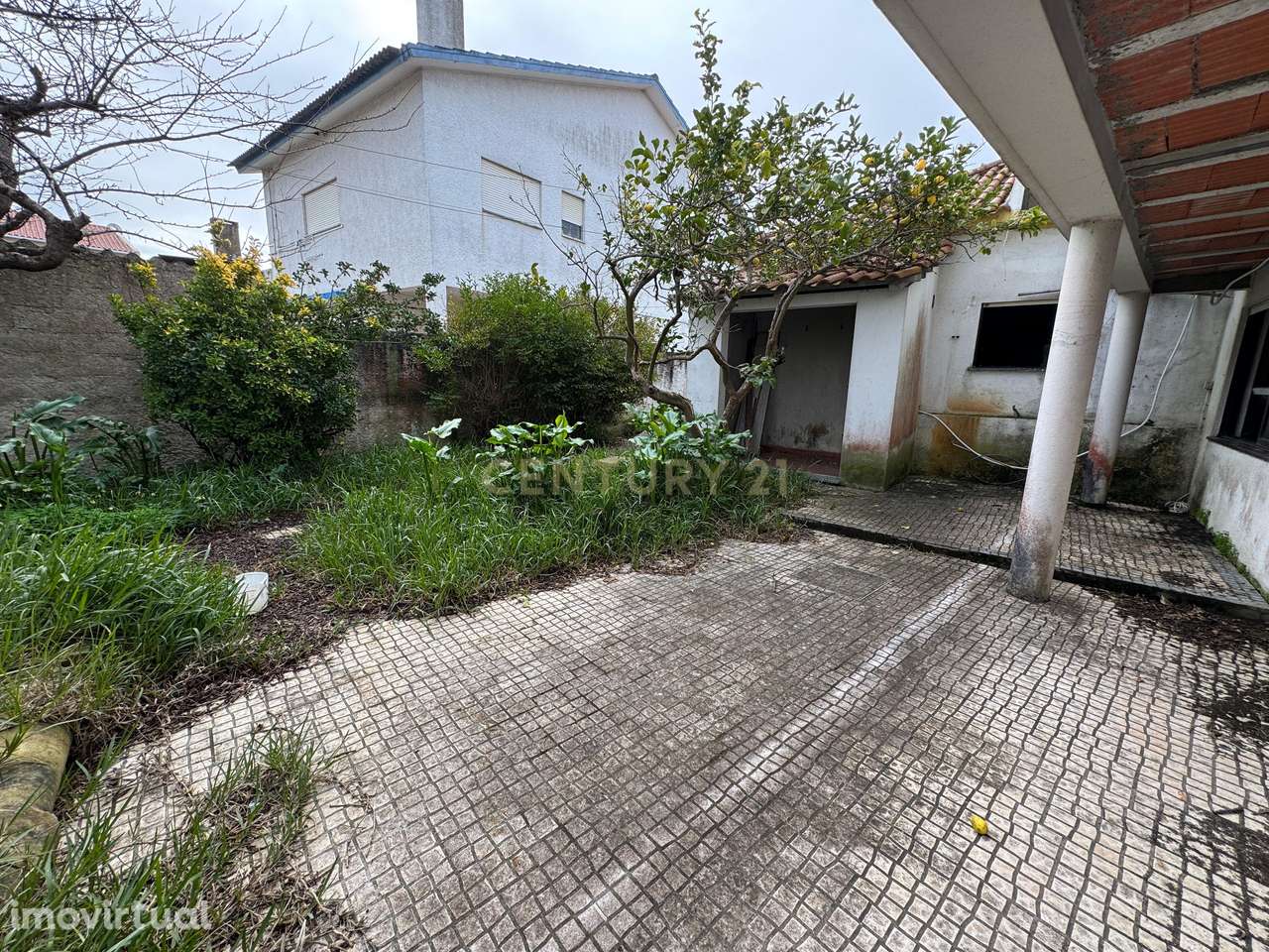 Moradia para recuperar a 3 km da praia - Grande imagem: 3/21