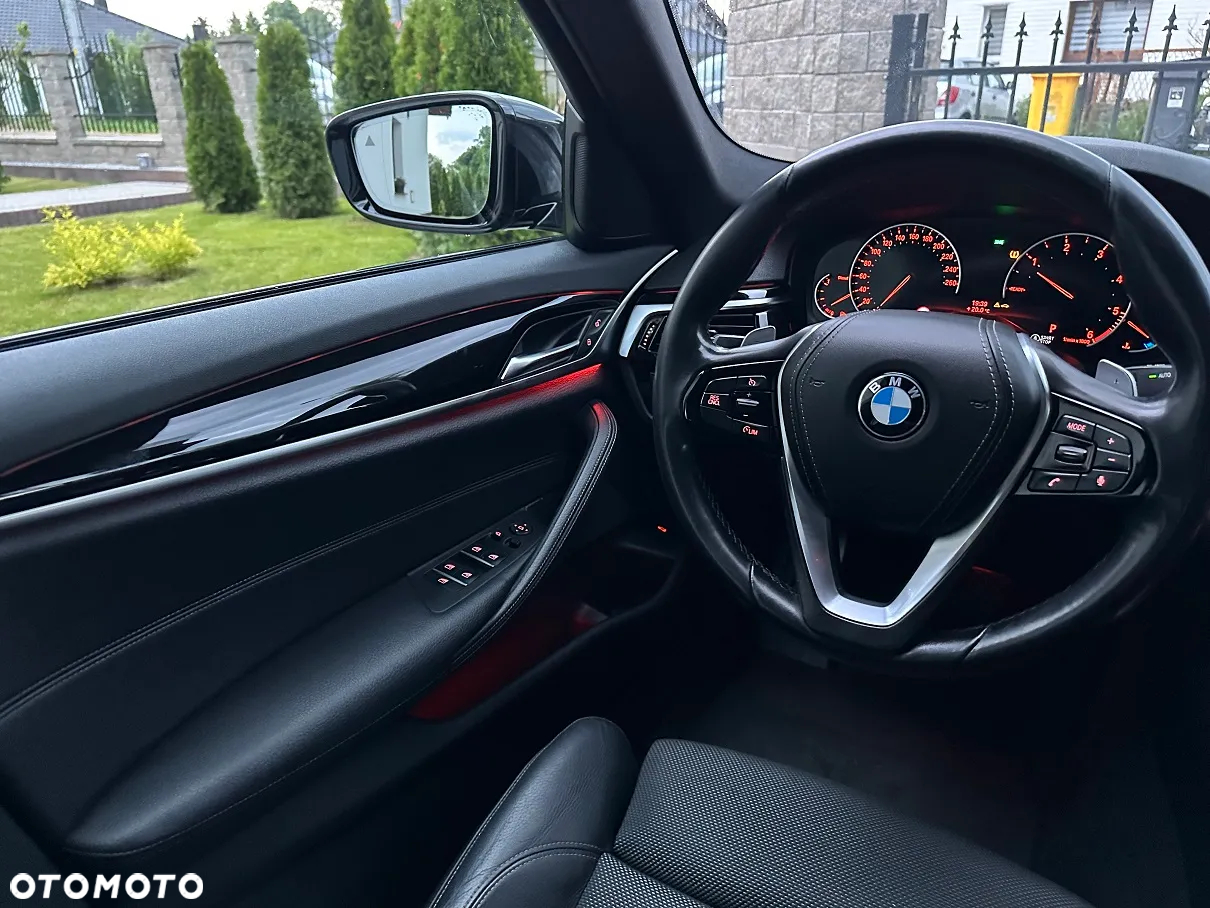 BMW Seria 5 520d Sport Line - 23