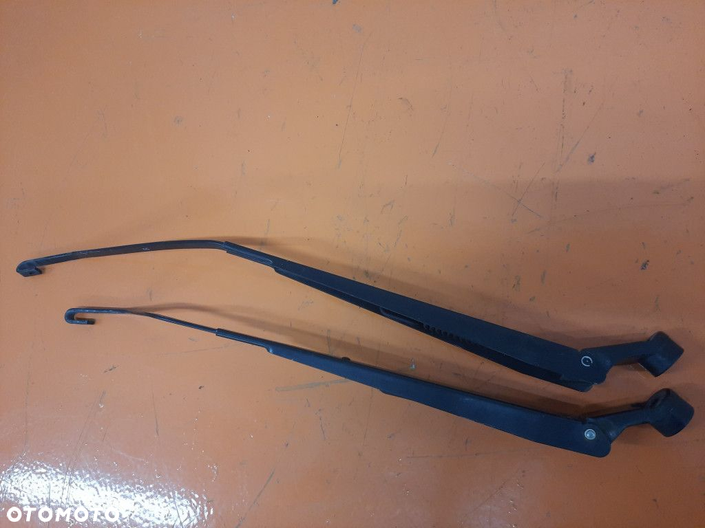 SUZUKI SWIFT IV MK6 04-10 RAMIE WYCIERACZKI PRZÓD KOMPLET  M13A - 7