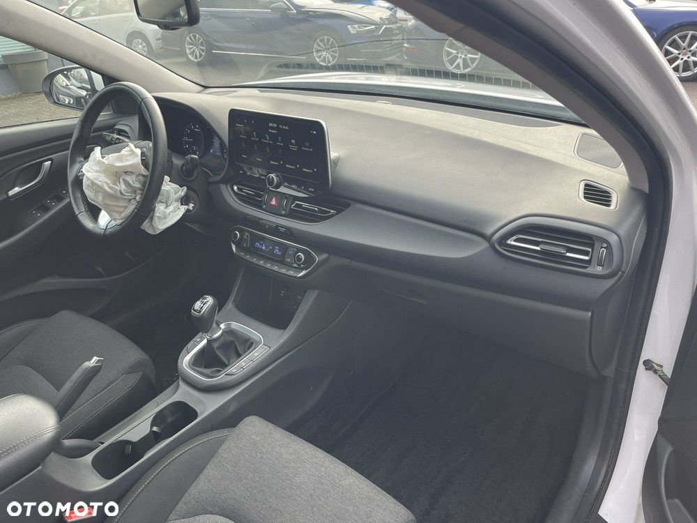 Hyundai i30 1.5 DPI Comfort - 10