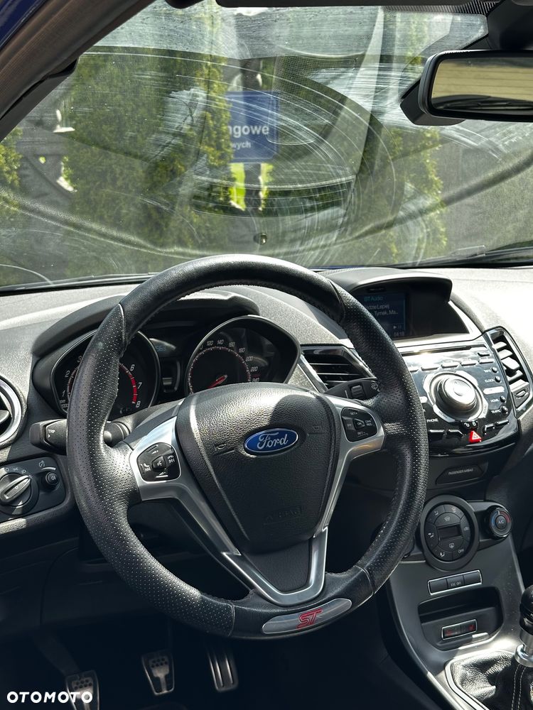 Ford Fiesta 1.6 EcoBoost mit Leder-Sport-Paket ST - 19