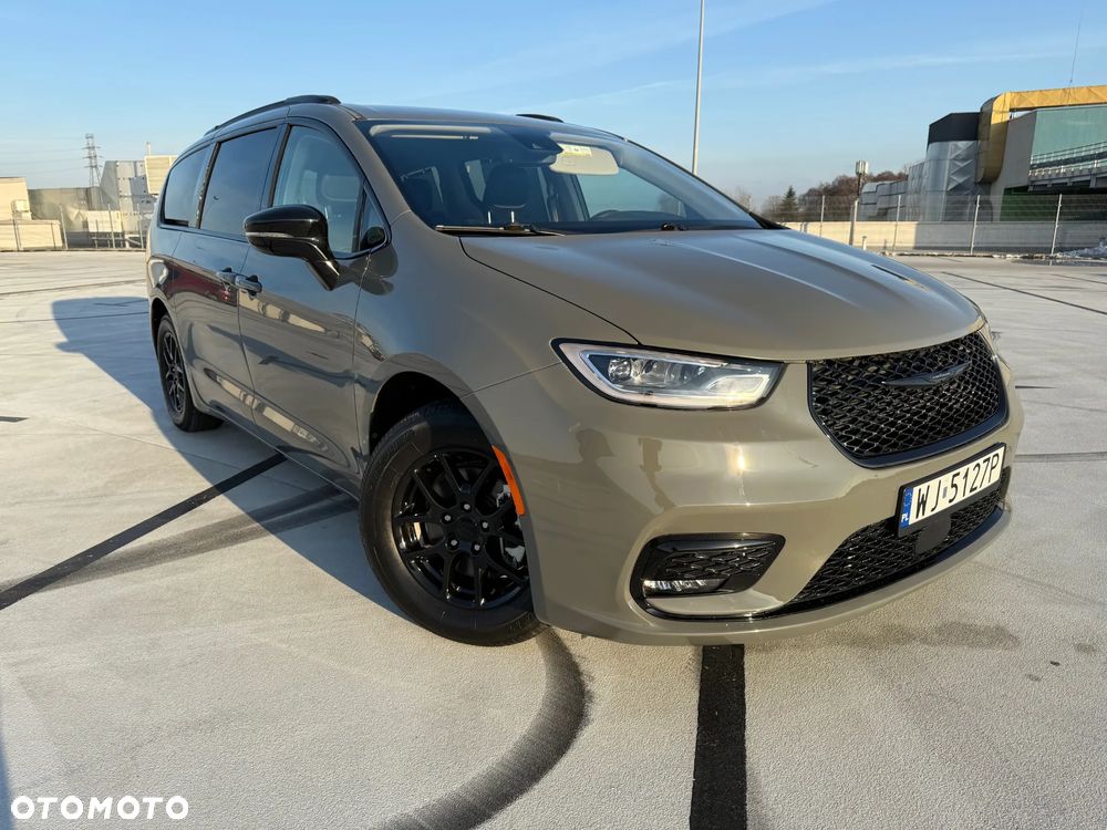 Chrysler Pacifica - 23