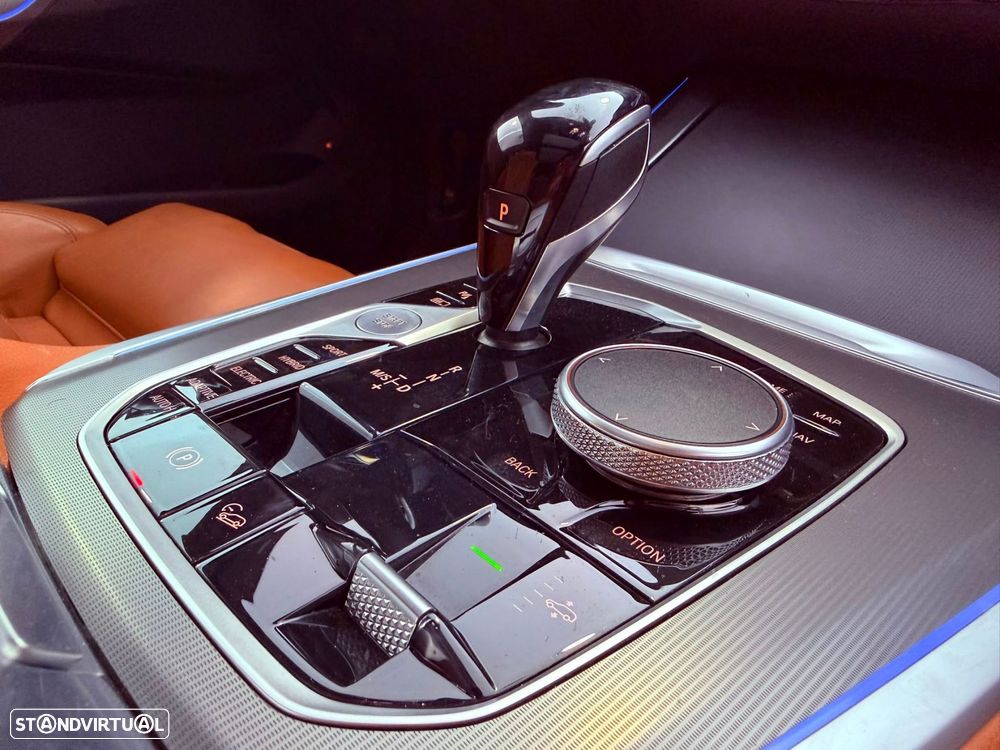 BMW X5 45 e xDrive Pack M - 16