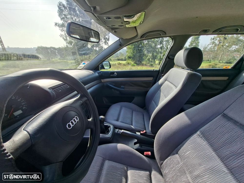 Audi A4 Avant 1.6 Ambiente - 9